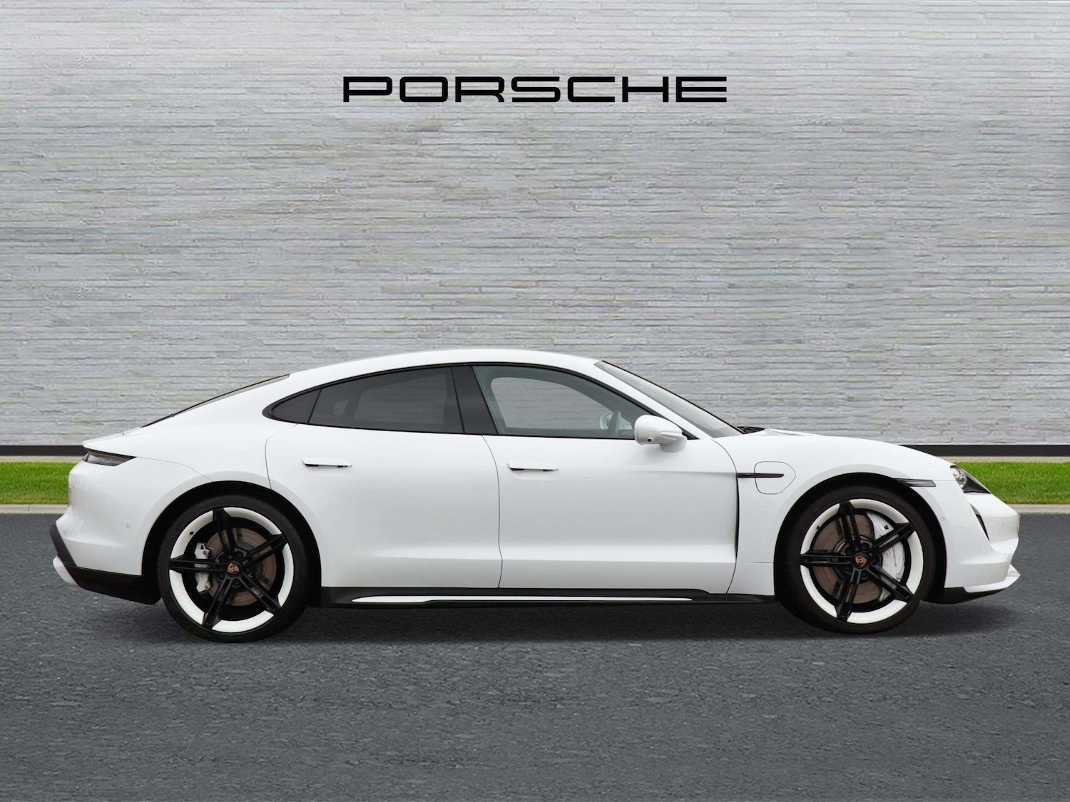 Used Porsche Taycan 2020 for sale - 77308449: Photo 2