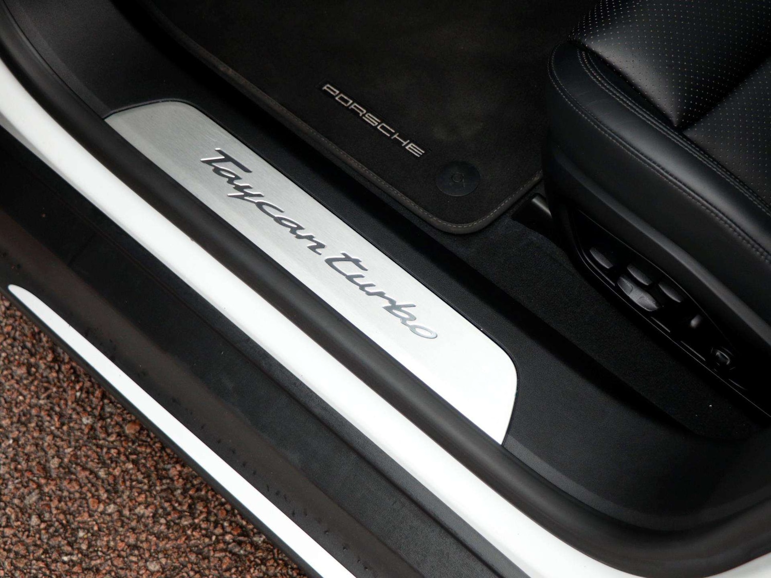 Used Porsche Taycan 2020 for sale - 77308449: Photo 27