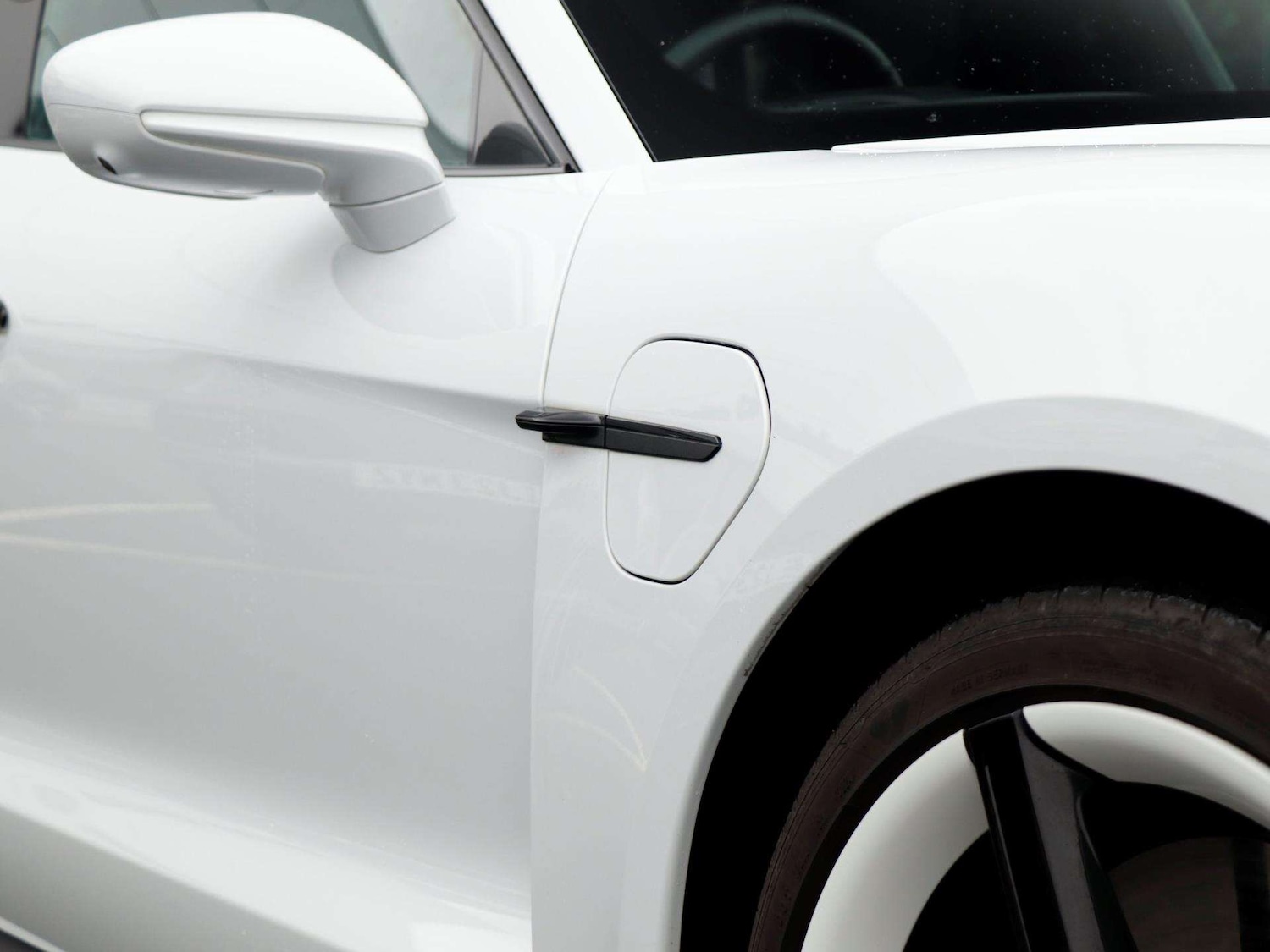 Used Porsche Taycan 2020 for sale - 77308449: Photo 28