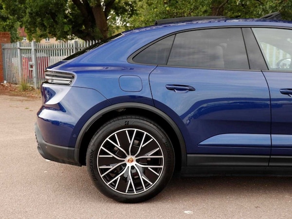 Used Porsche Macan 2025 for sale - 75535248: Photo 32