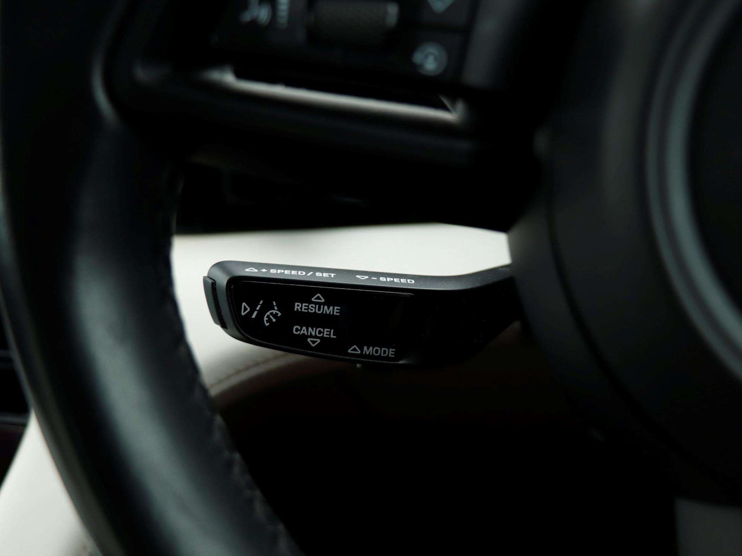 Used Porsche Taycan 2021 for sale - 77649092: Photo 17