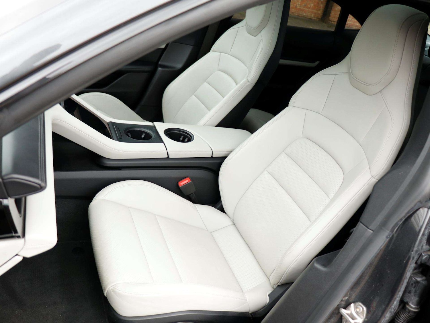 Used Porsche Taycan 2021 for sale - 77649092: Photo 21