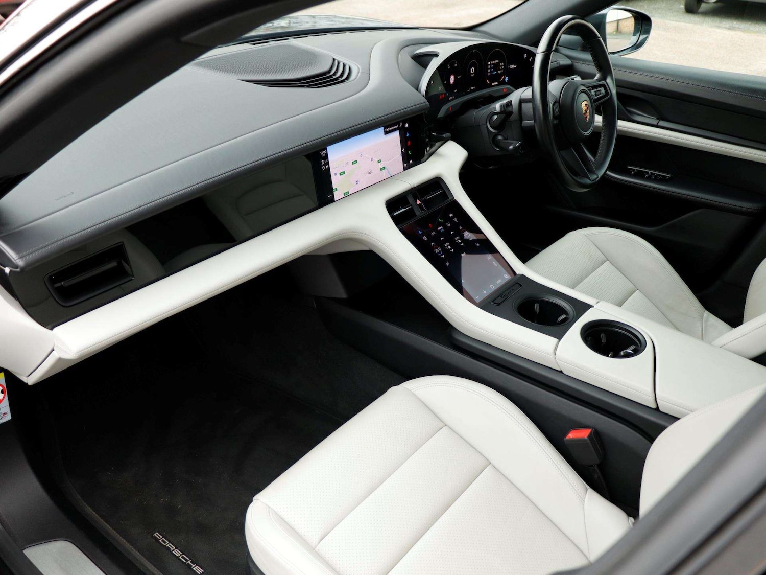 Used Porsche Taycan 2021 for sale - 77649092: Photo 9