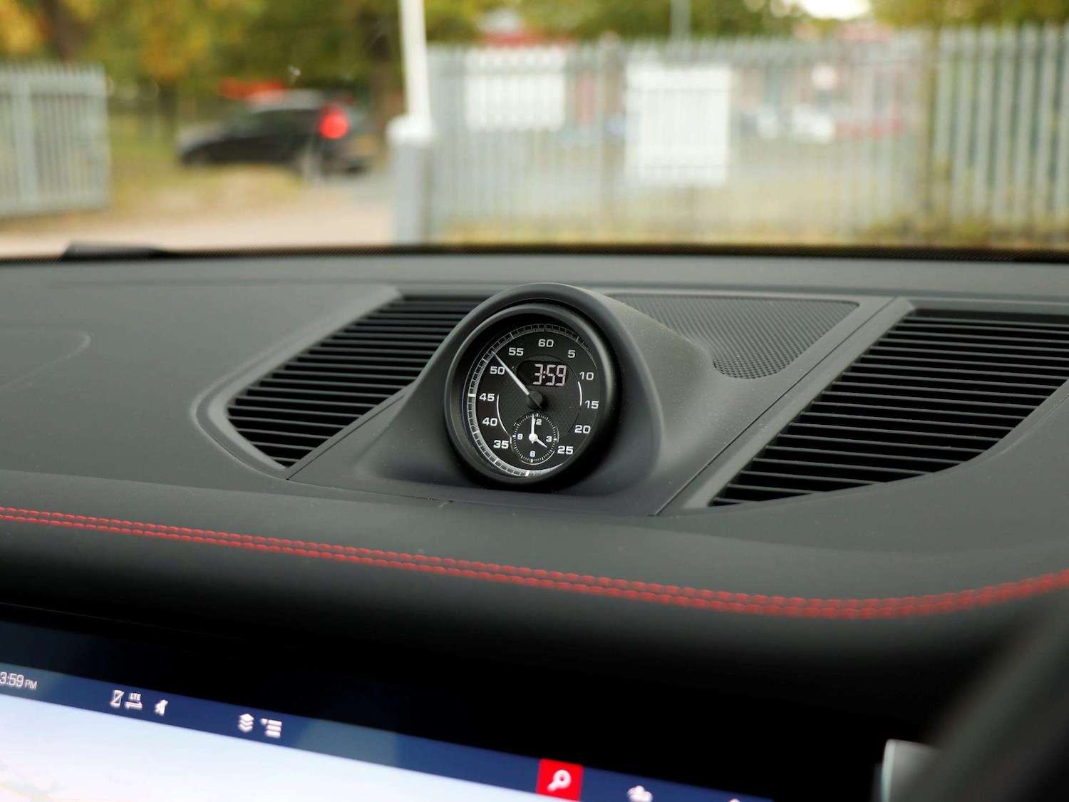 Used Porsche Macan 2023 for sale - 76156068: Photo 14
