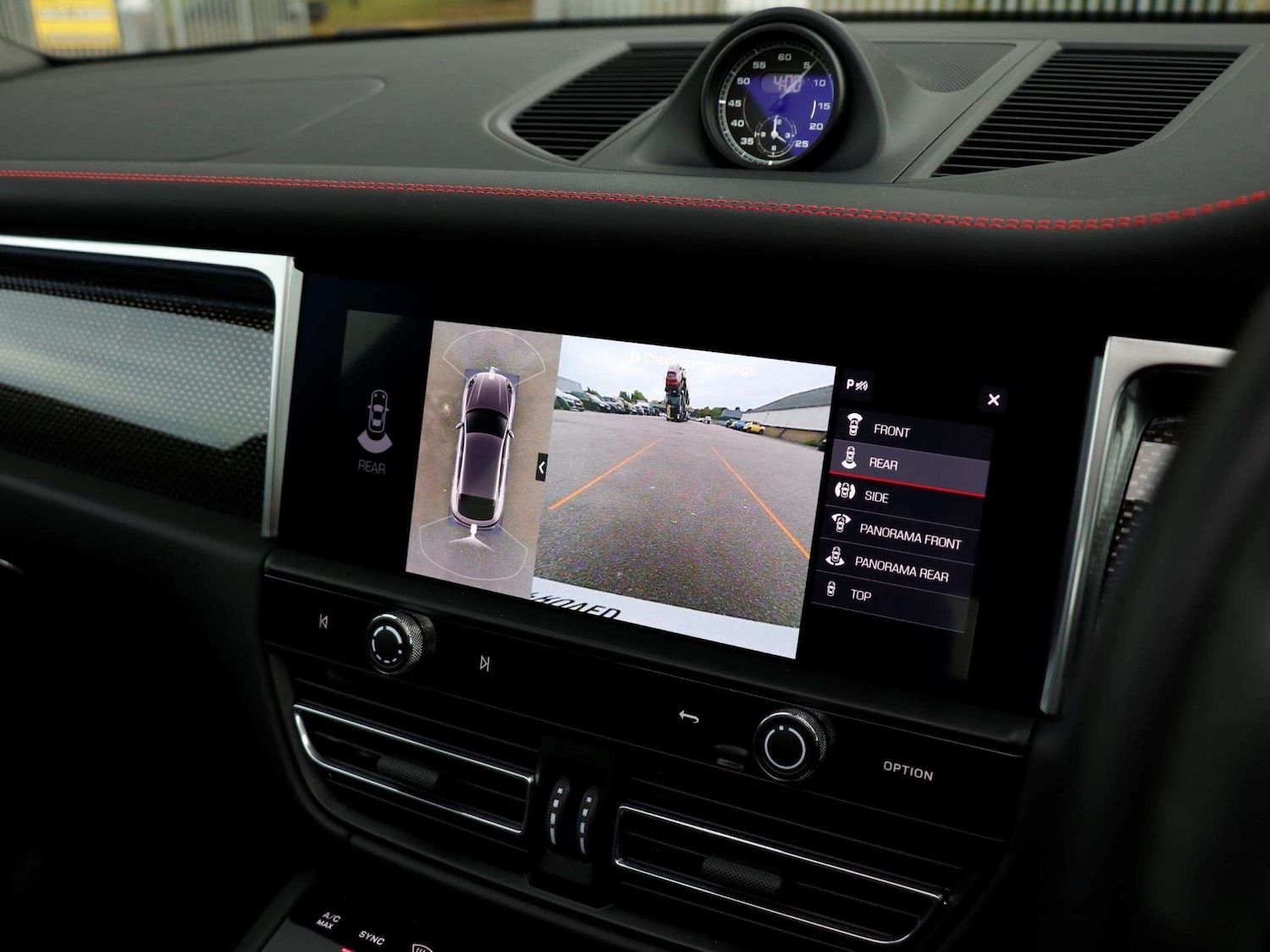 Used Porsche Macan 2023 for sale - 76156068: Photo 16