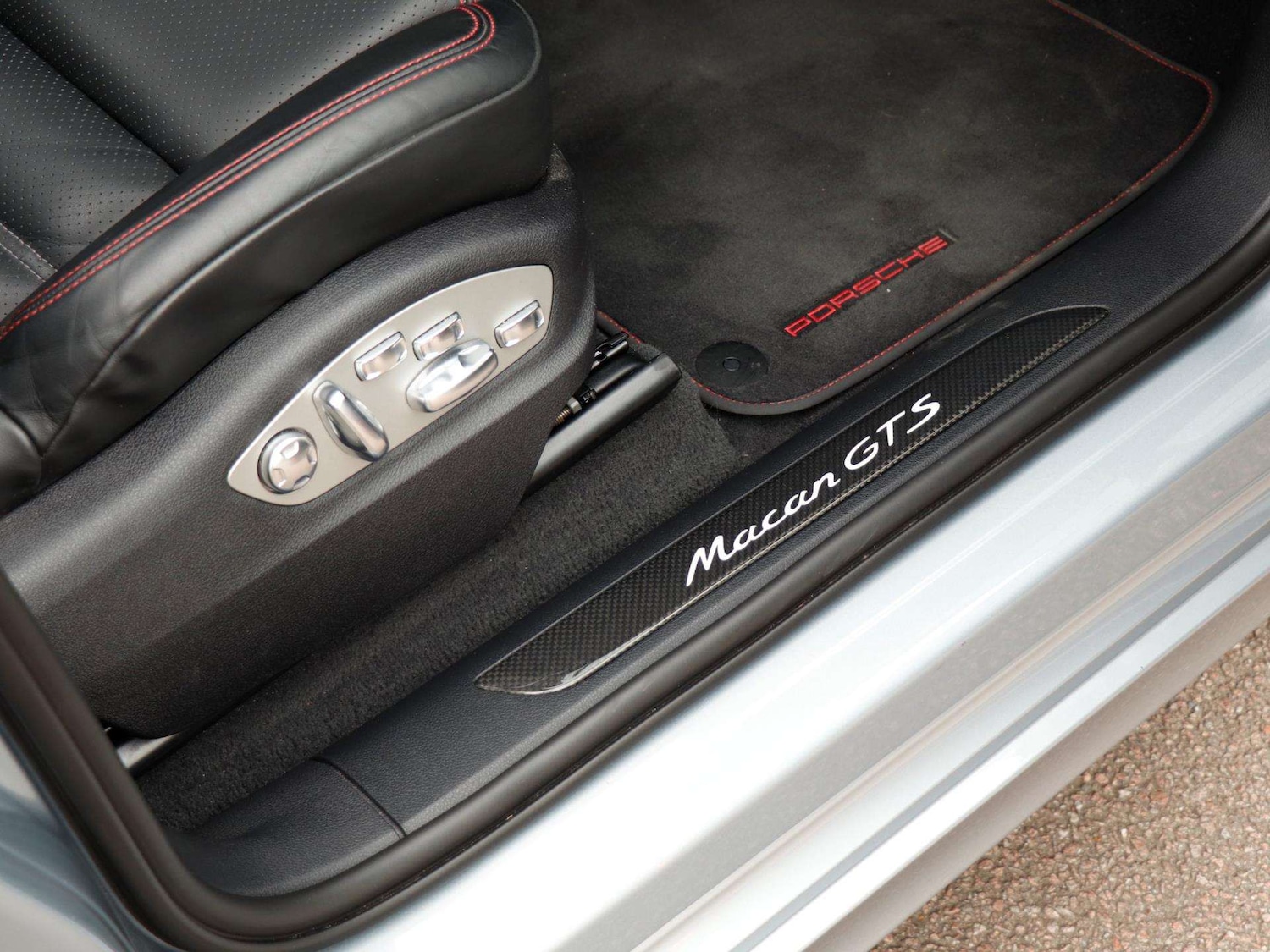 Used Porsche Macan 2023 for sale - 76156068: Photo 25