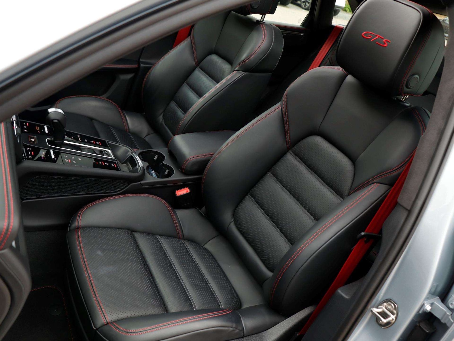 Used Porsche Macan 2023 for sale - 76156068: Photo 28