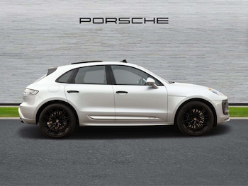 Used Porsche Macan 2023 for sale - 76156068: Photo