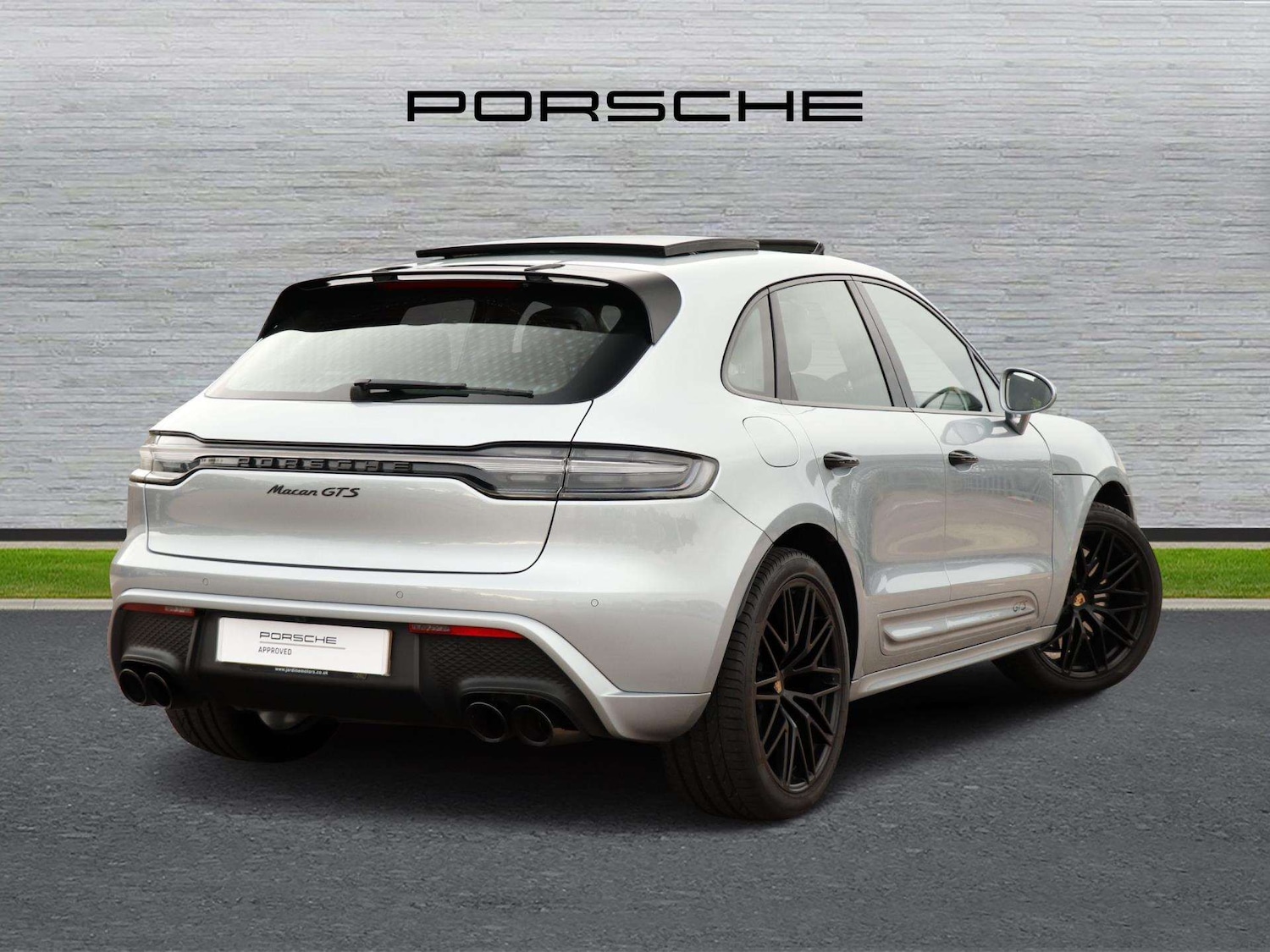 Used Porsche Macan 2023 for sale - 76156068: Photo 3