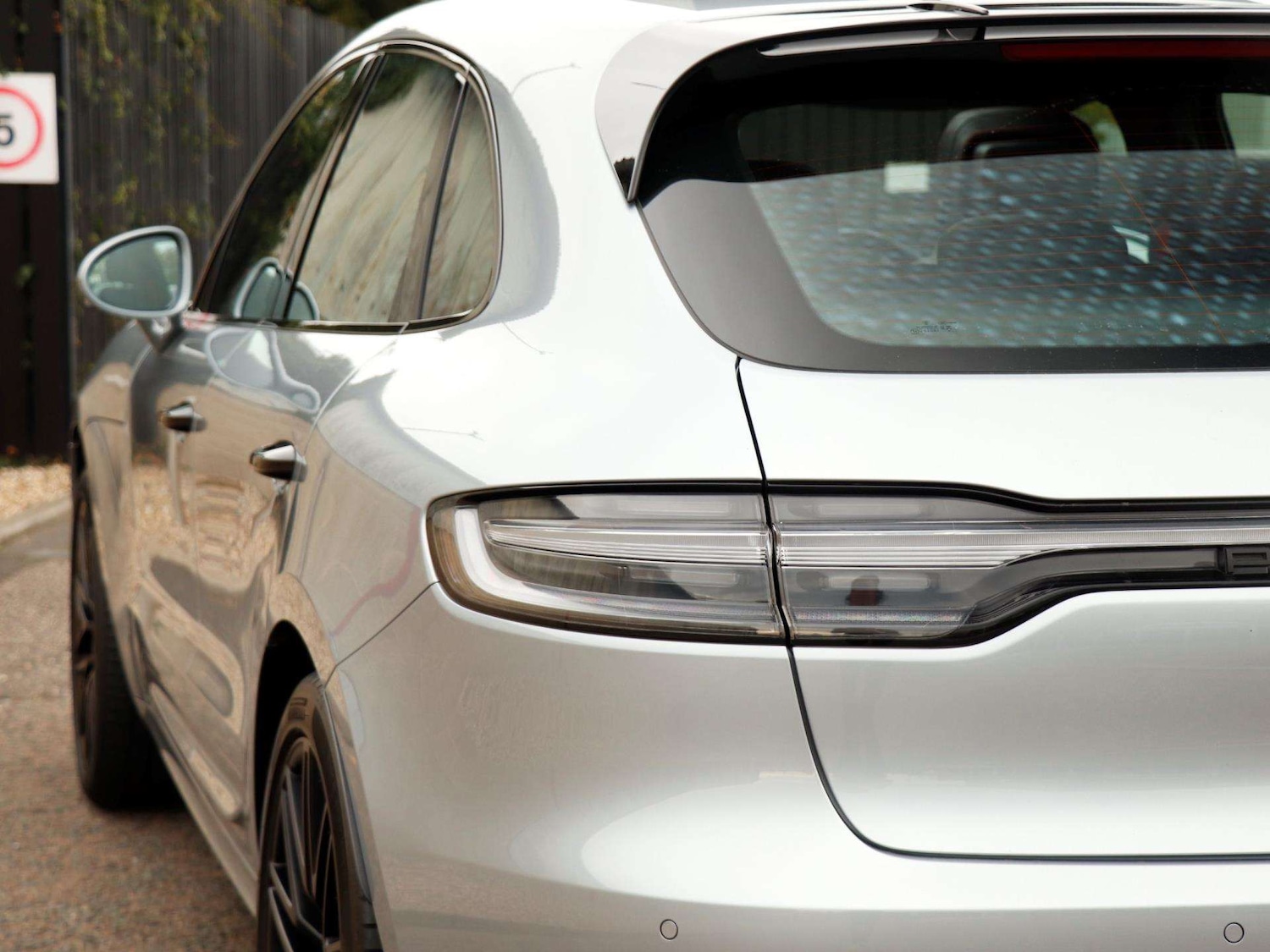 Used Porsche Macan 2023 for sale - 76156068: Photo 33