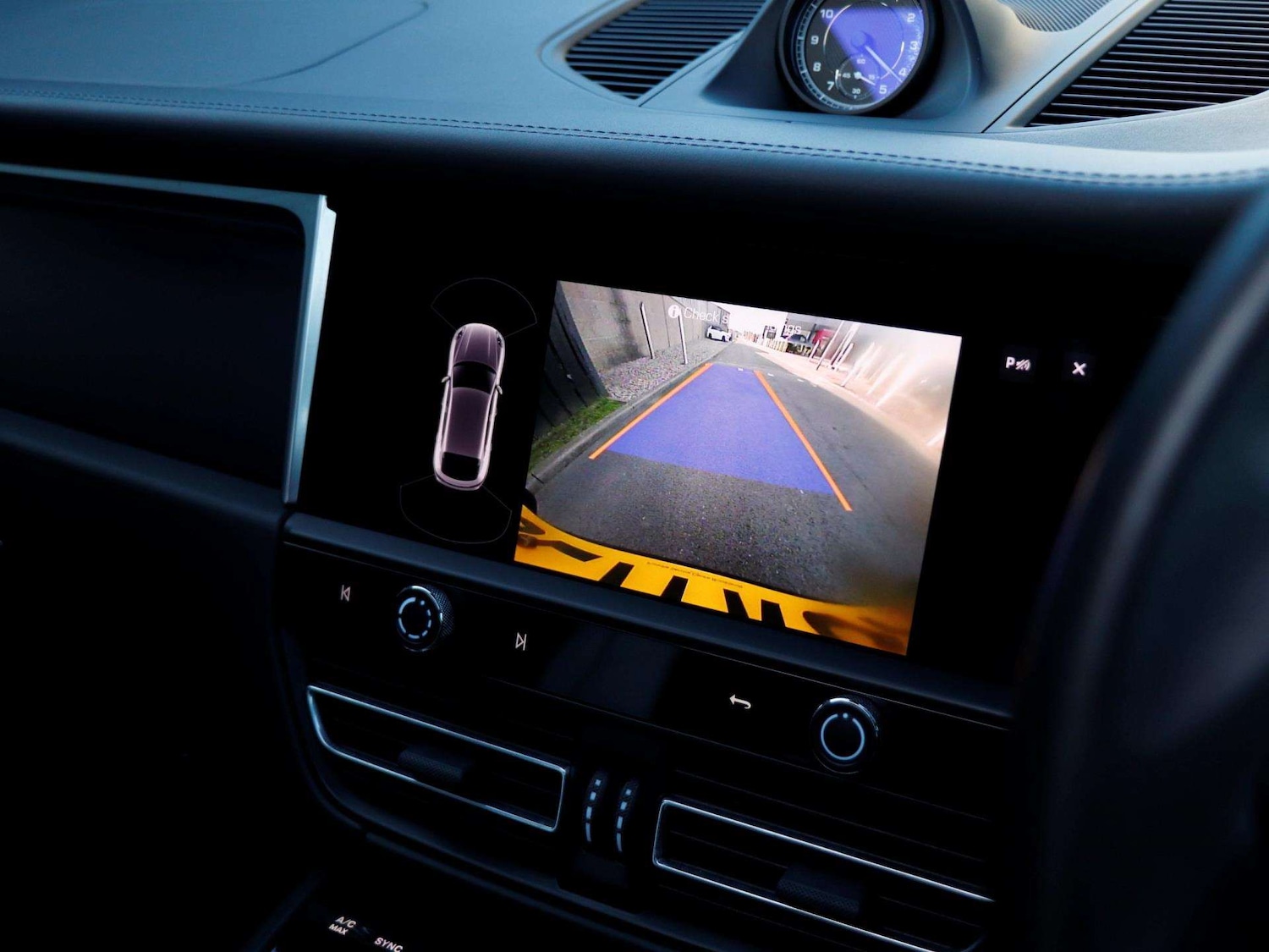 Used Porsche Macan 2022 for sale - 77928379: Photo 16