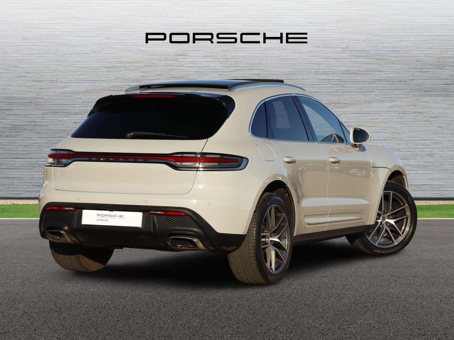Used Porsche Macan 2022 for sale - 77928379: Photo 3