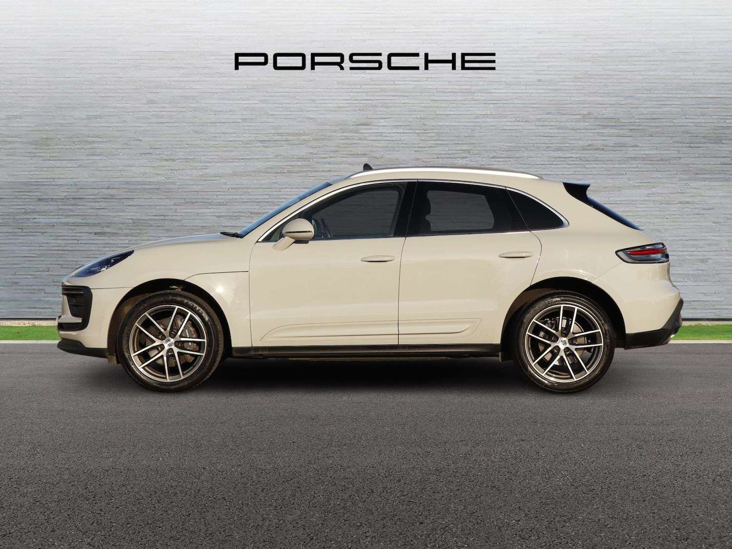 Used Porsche Macan 2022 for sale - 77928379: Photo 6