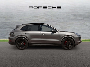 Used Porsche Cayenne 2023 for sale - 79065213: Photo
