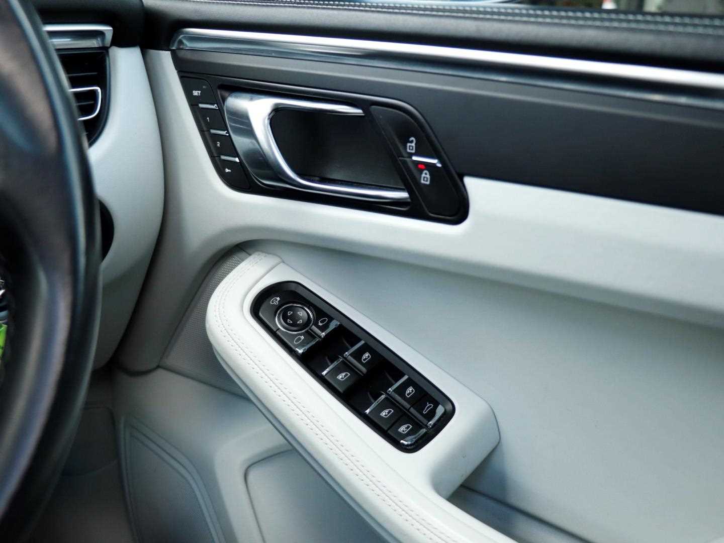 Used Porsche Macan 2022 for sale - 78052235: Photo 22