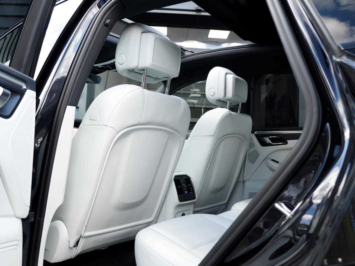 Used Porsche Macan 2022 for sale - 78052235: Photo 27