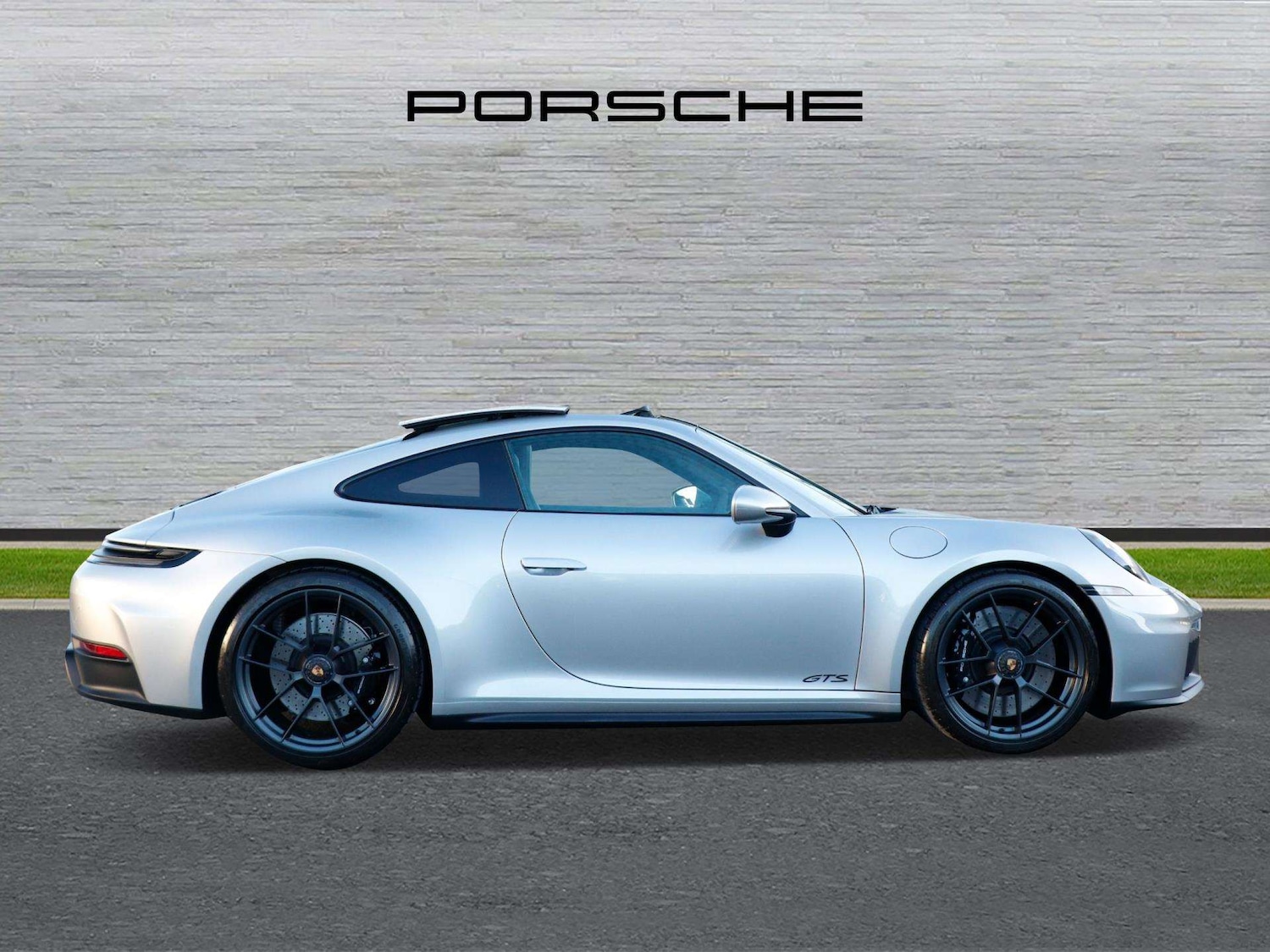 Used Porsche 911 2024 for sale - 77219509: Photo 2