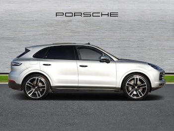 Used Porsche Cayenne 2020 for sale - 76113492: Photo 2