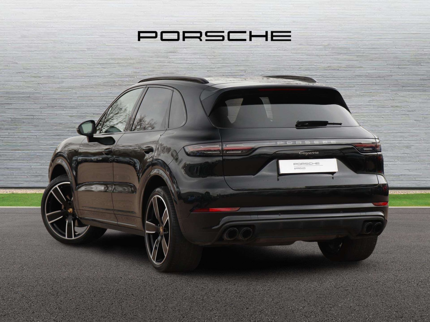 Used Porsche Cayenne 2023 for sale - 78010592: Photo 2