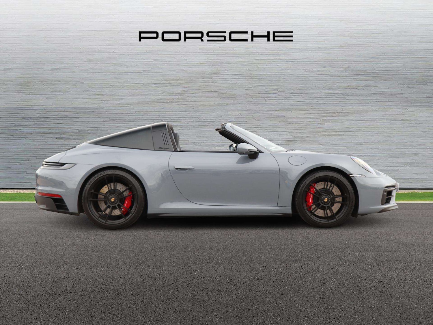 Used Porsche 911 2023 for sale - 78188082: Photo 2