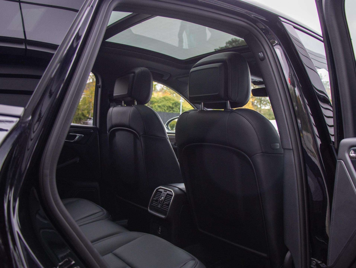 Used Porsche Macan 2024 for sale - 76576016: Photo 24