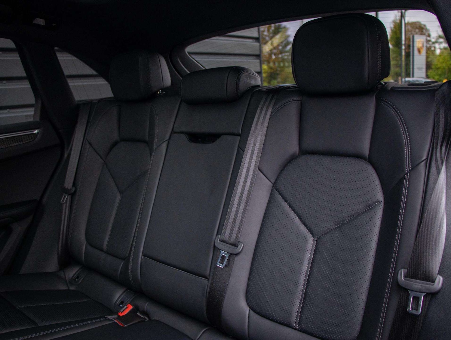 Used Porsche Macan 2024 for sale - 76576016: Photo 30