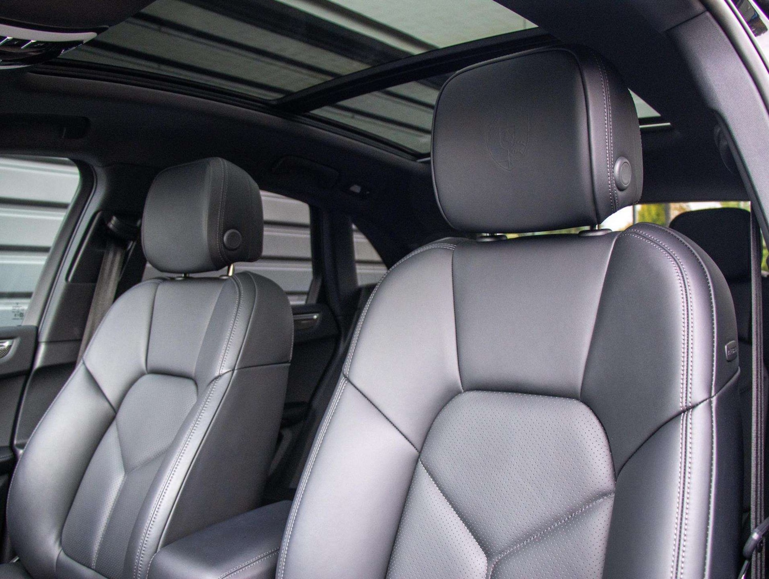 Used Porsche Macan 2024 for sale - 76576016: Photo 31