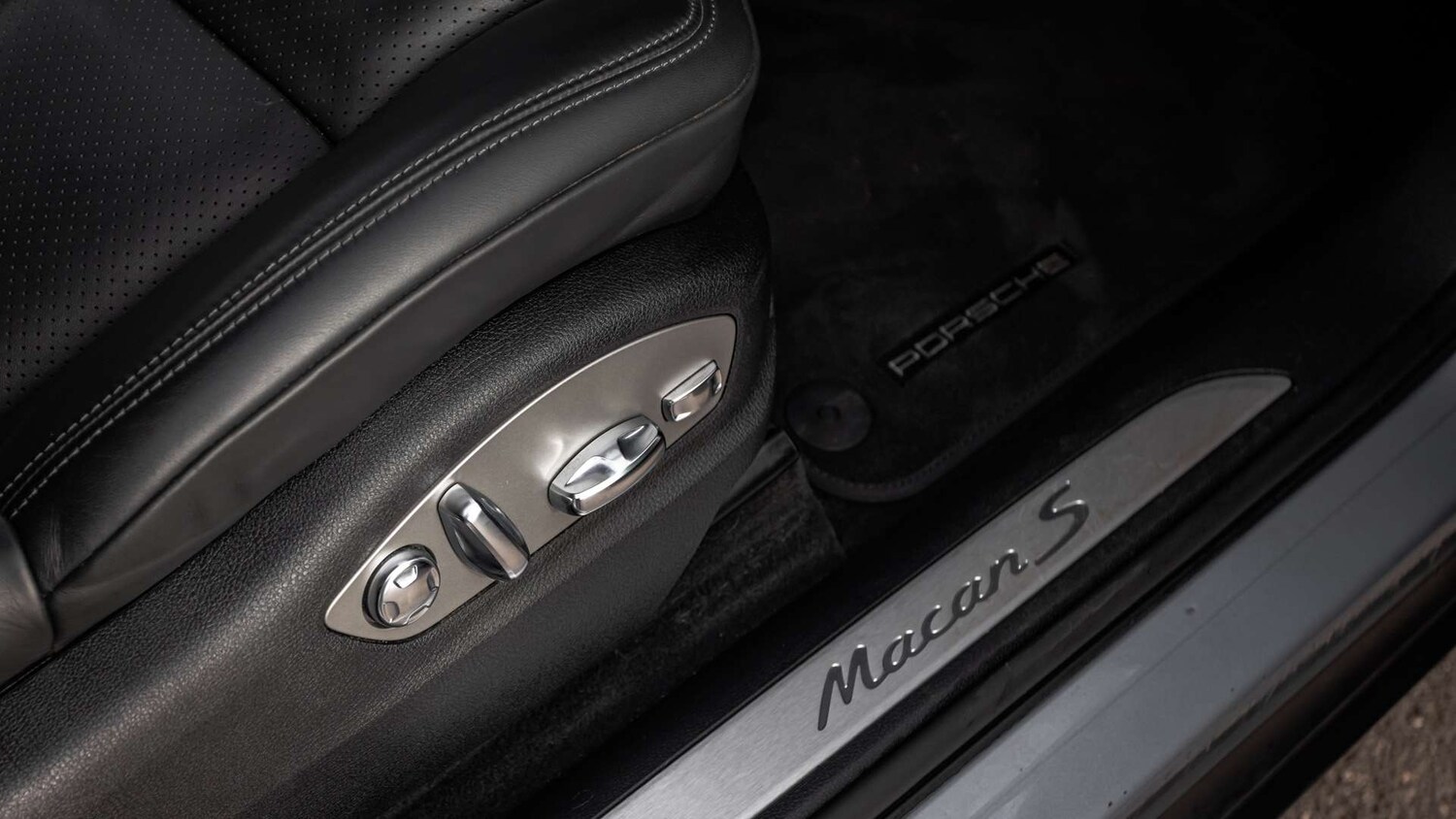 Used Porsche Macan 2022 for sale - 77842369: Photo 31