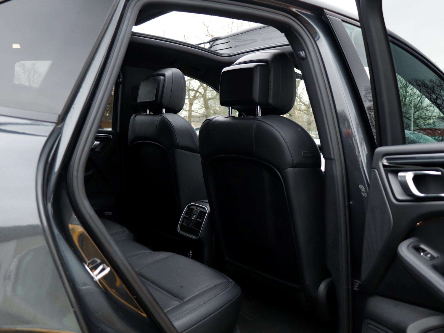 Used Porsche Macan 2021 for sale - 76978684: Photo 25