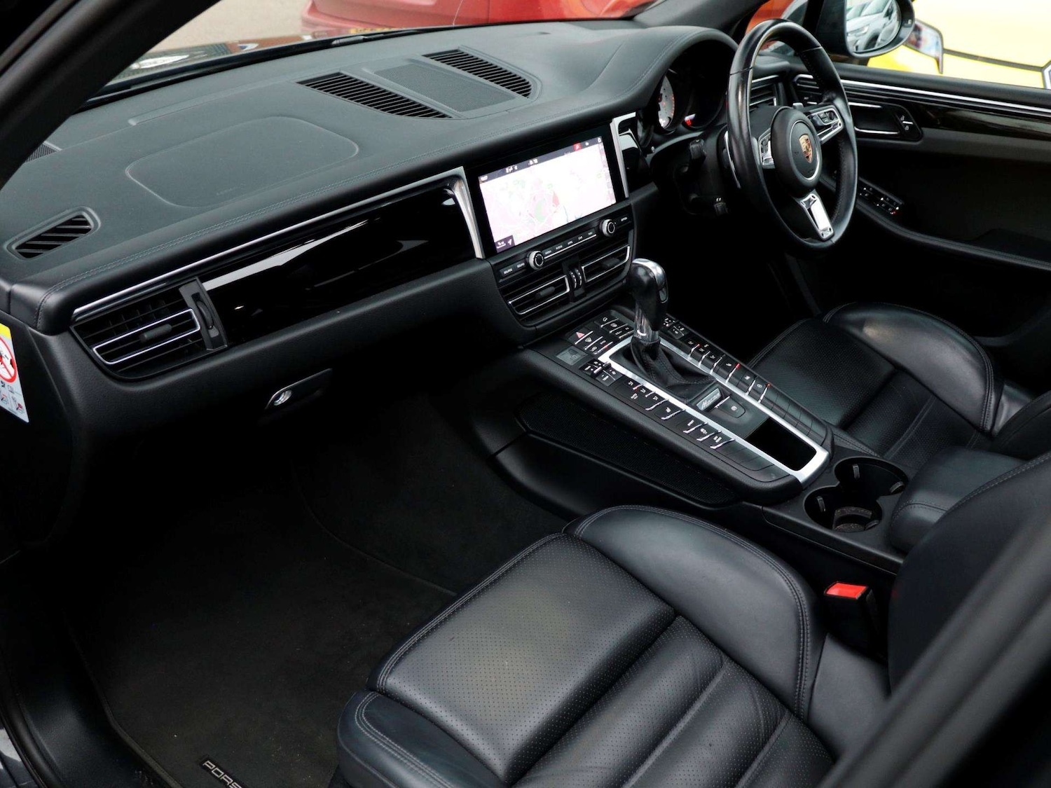 Used Porsche Macan 2021 for sale - 76978684: Photo 9