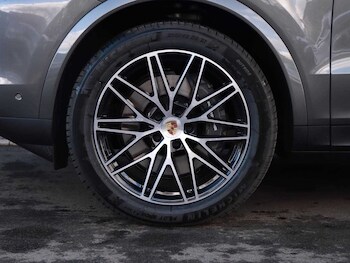 Used Porsche Cayenne 2025 for sale - 78264675: Photo