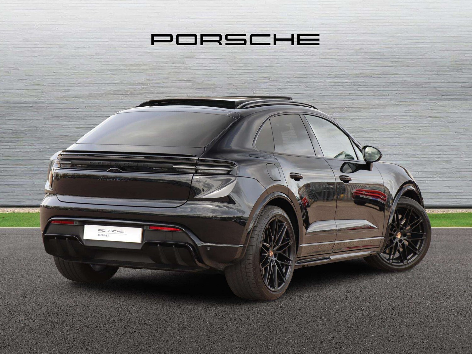Used Porsche Macan 2026 for sale - 78209366: Photo 8
