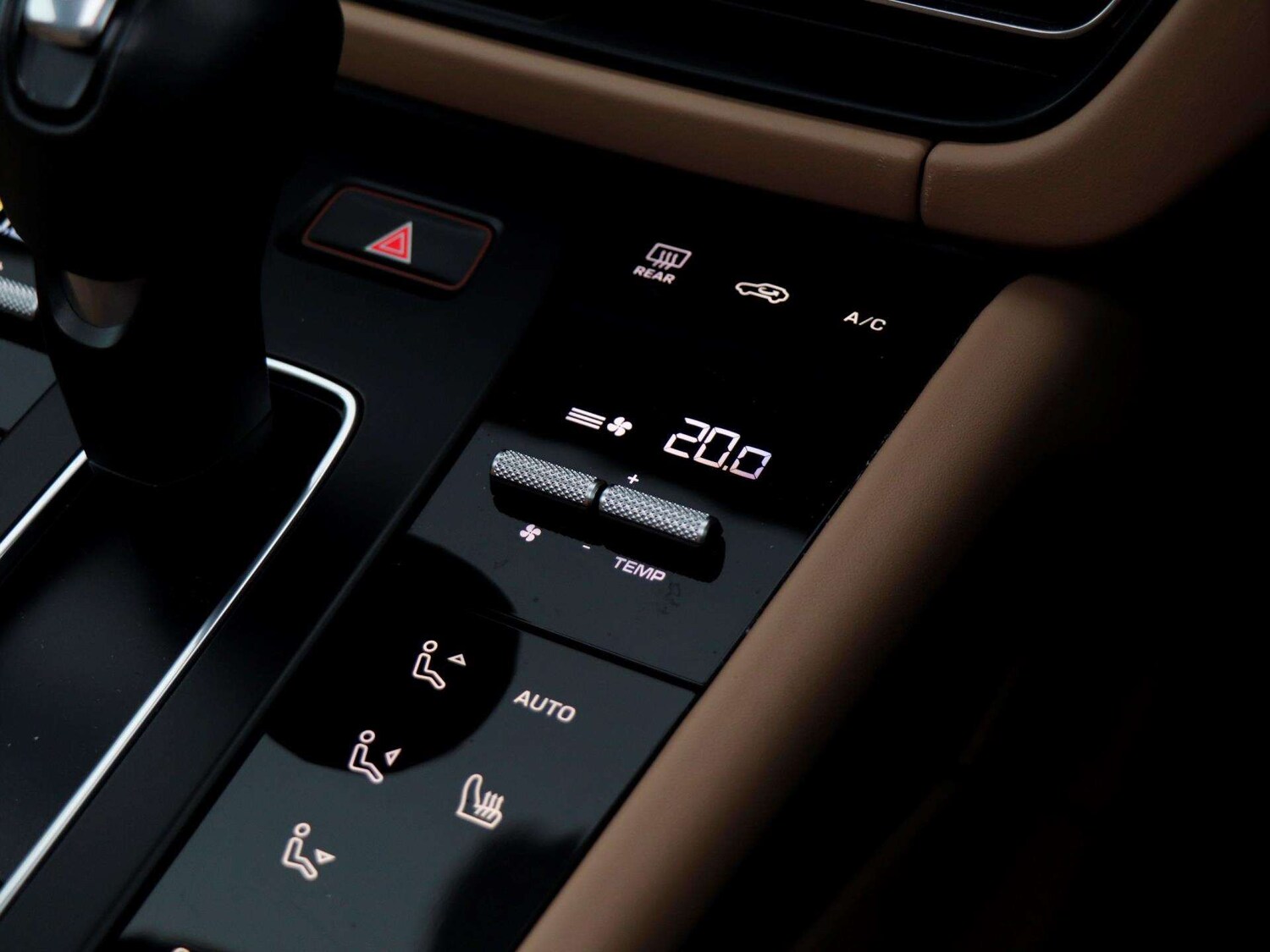 Used Porsche Macan 2023 for sale - 76789320: Photo 18