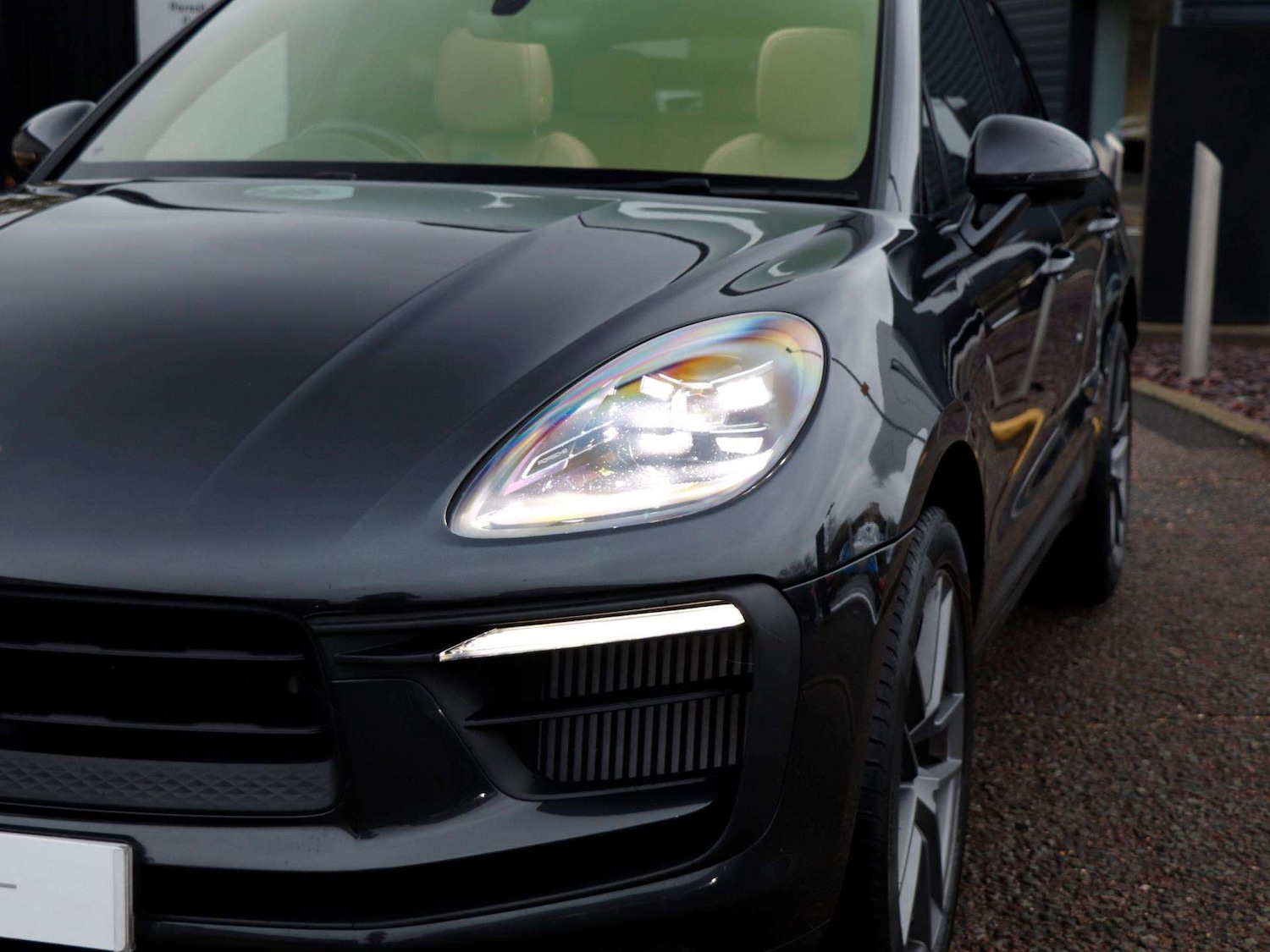 Used Porsche Macan 2023 for sale - 76789320: Photo 34