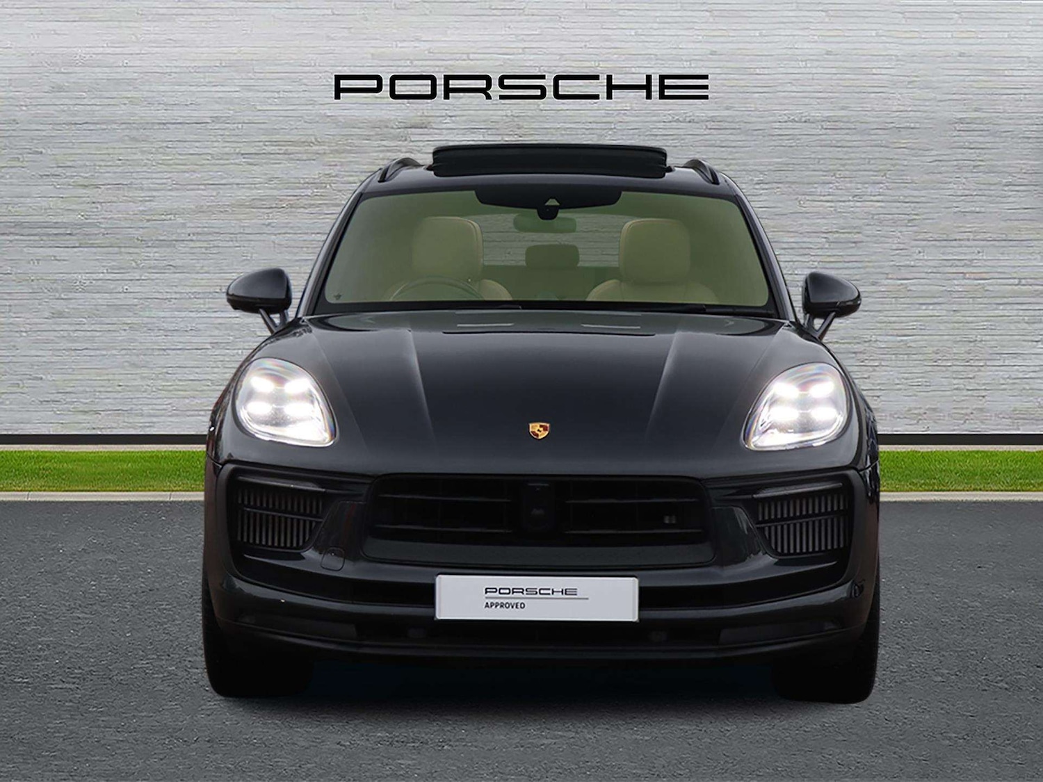 Used Porsche Macan 2023 for sale - 76789320: Photo 8