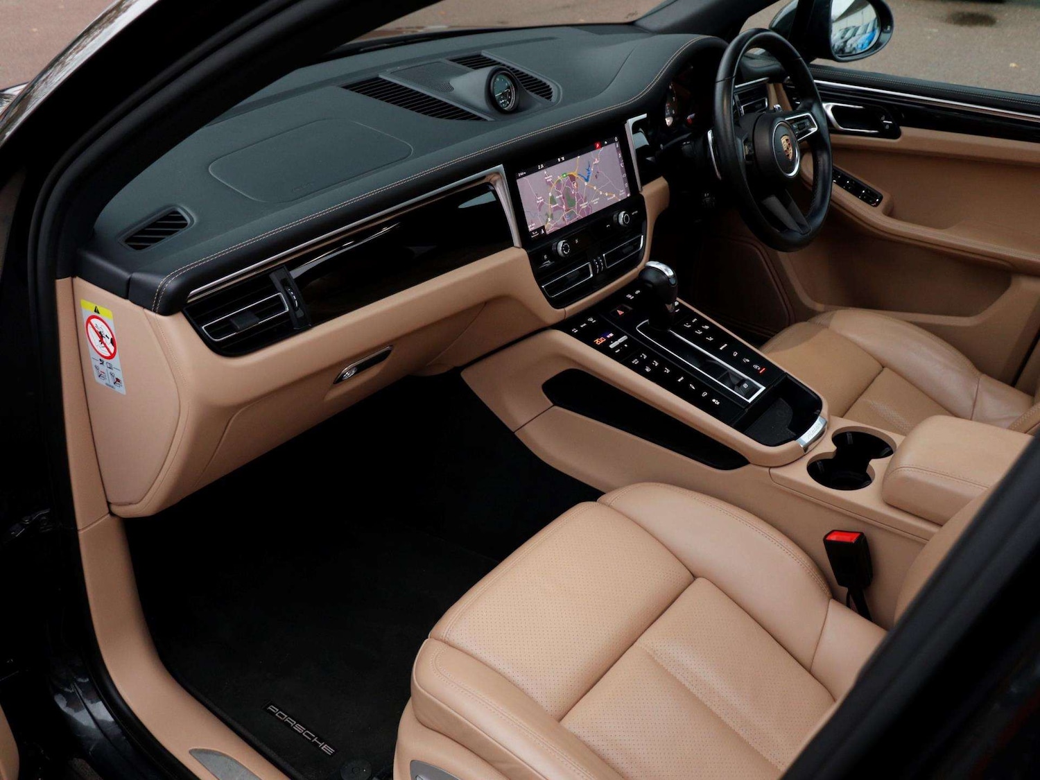 Used Porsche Macan 2023 for sale - 76789320: Photo 9