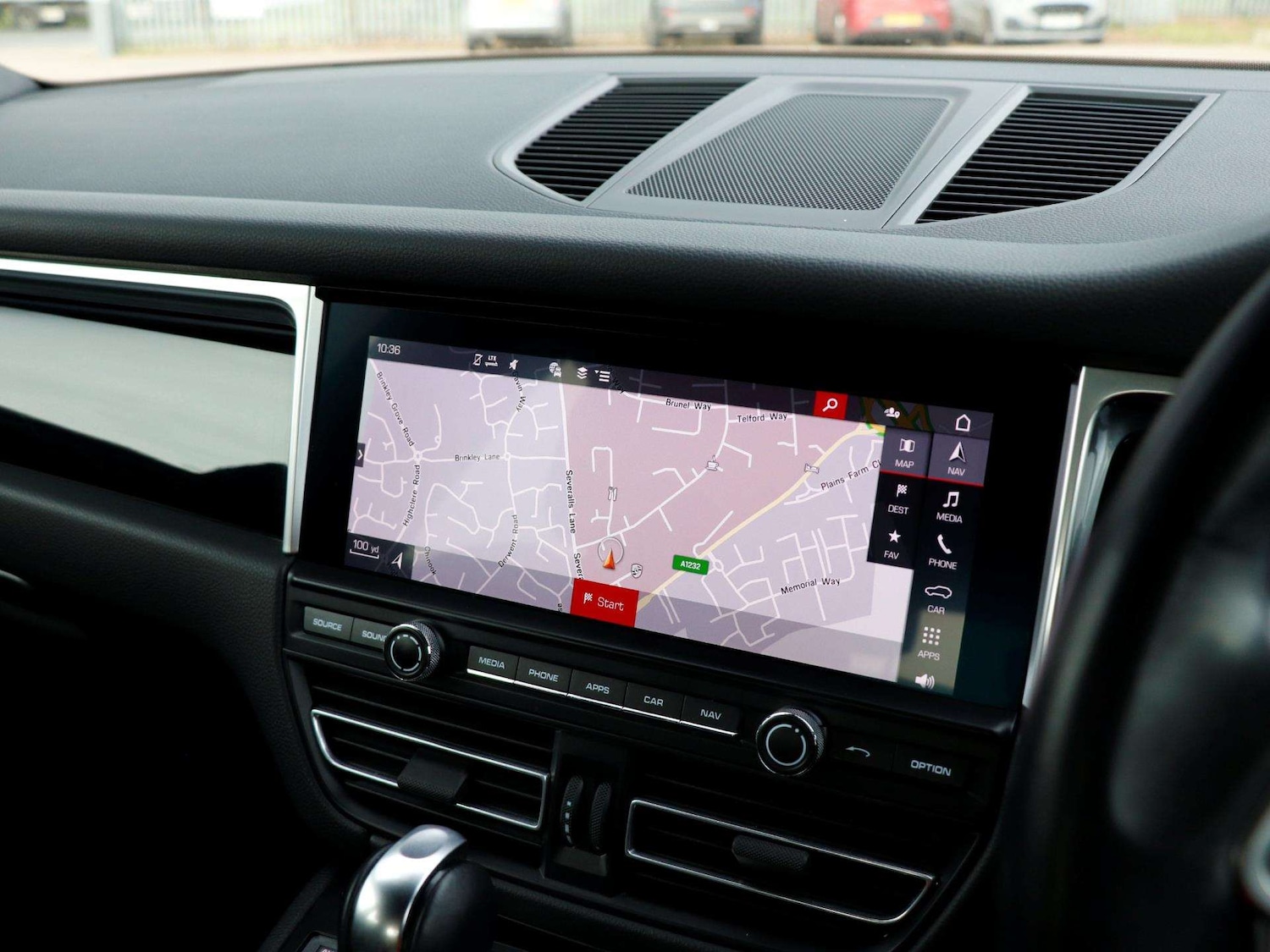 Used Porsche Macan 2021 for sale - 77995872: Photo 14