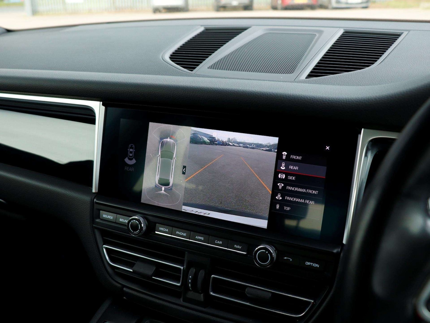 Used Porsche Macan 2021 for sale - 77995872: Photo 15