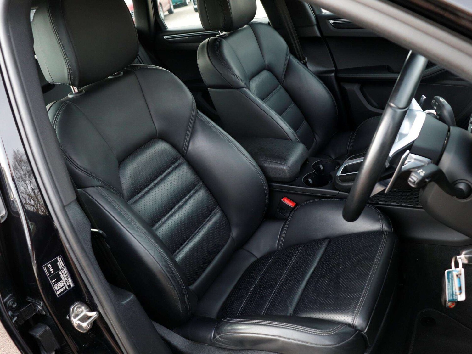 Used Porsche Macan 2021 for sale - 77995872: Photo 21