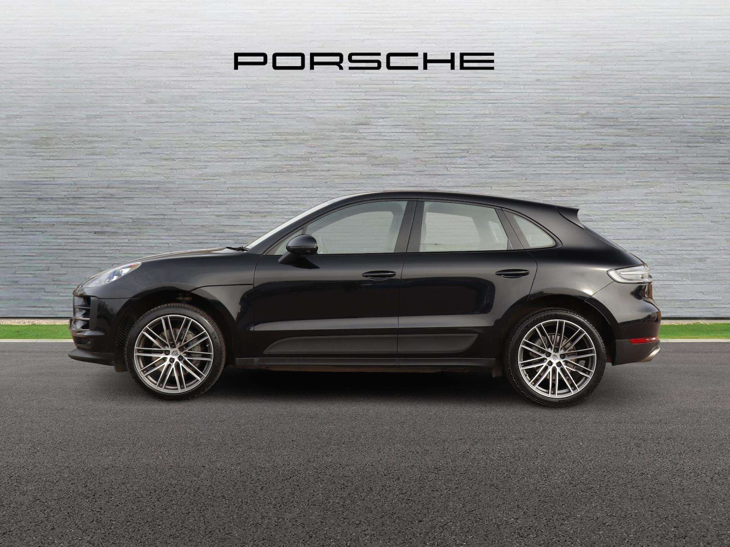 Used Porsche Macan 2021 for sale - 77995872: Photo 6