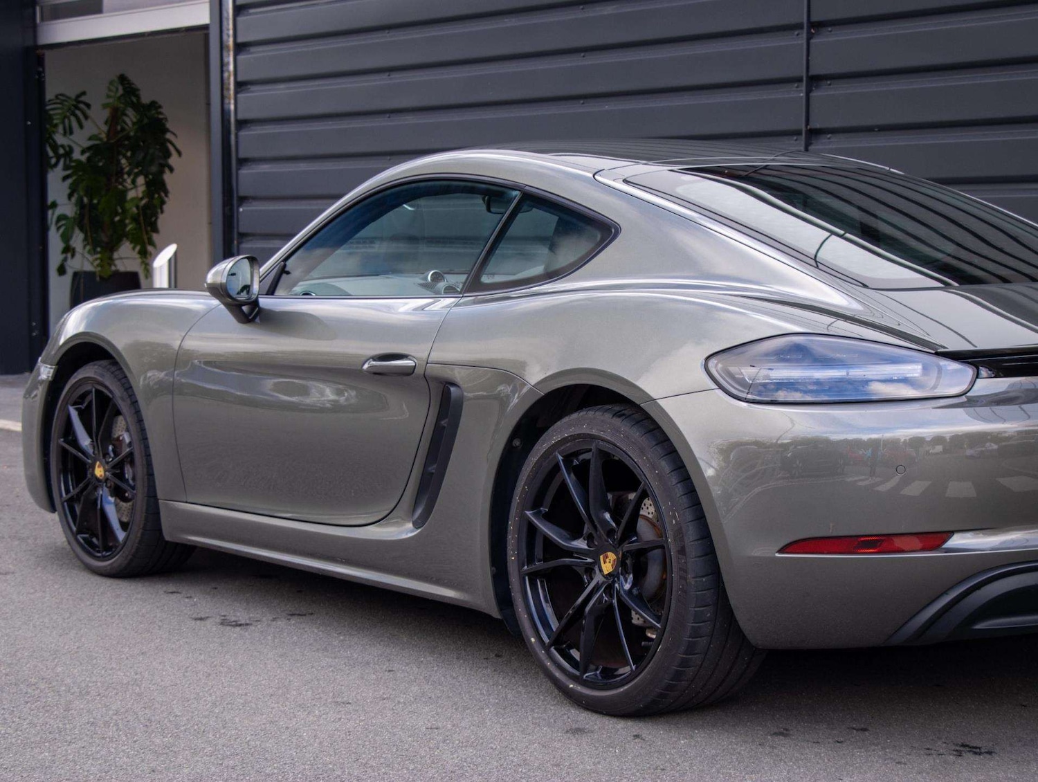 Used Porsche Cayman 2022 for sale - 76692054: Photo 21