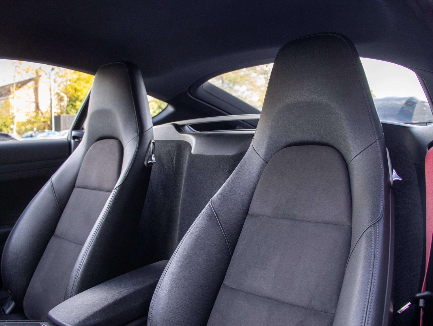 Used Porsche Cayman 2022 for sale - 76692054: Photo 25