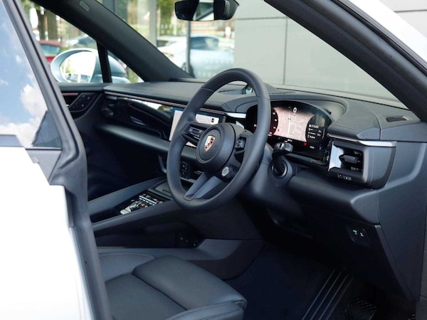 Used Porsche Macan 2024 for sale - 73996442: Photo 11