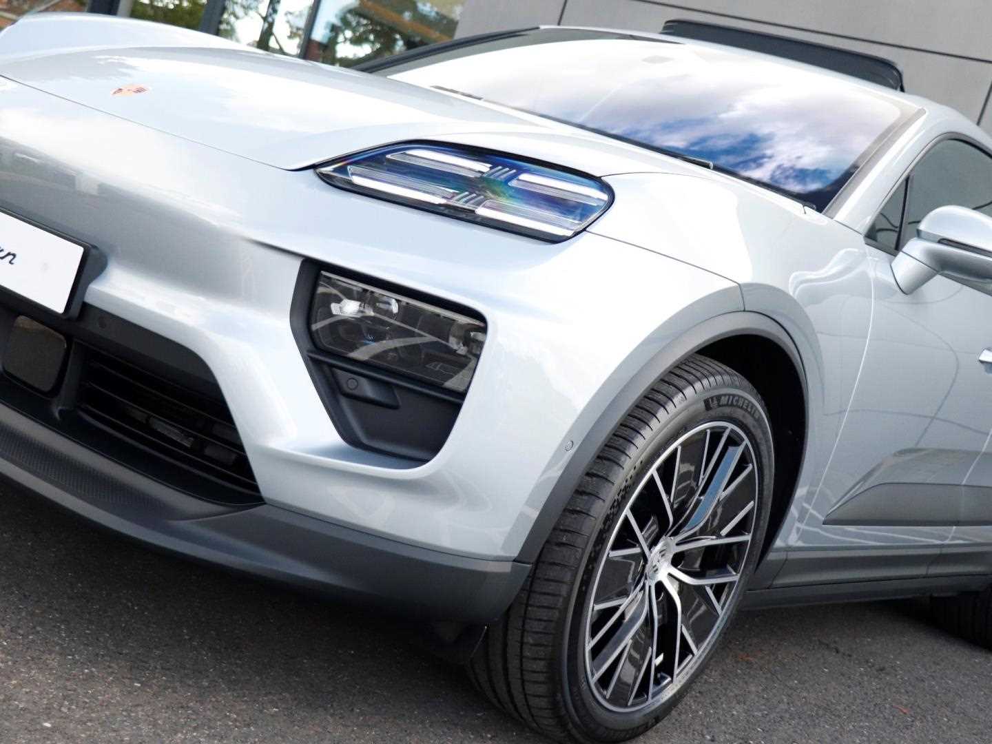 Vehicle 33