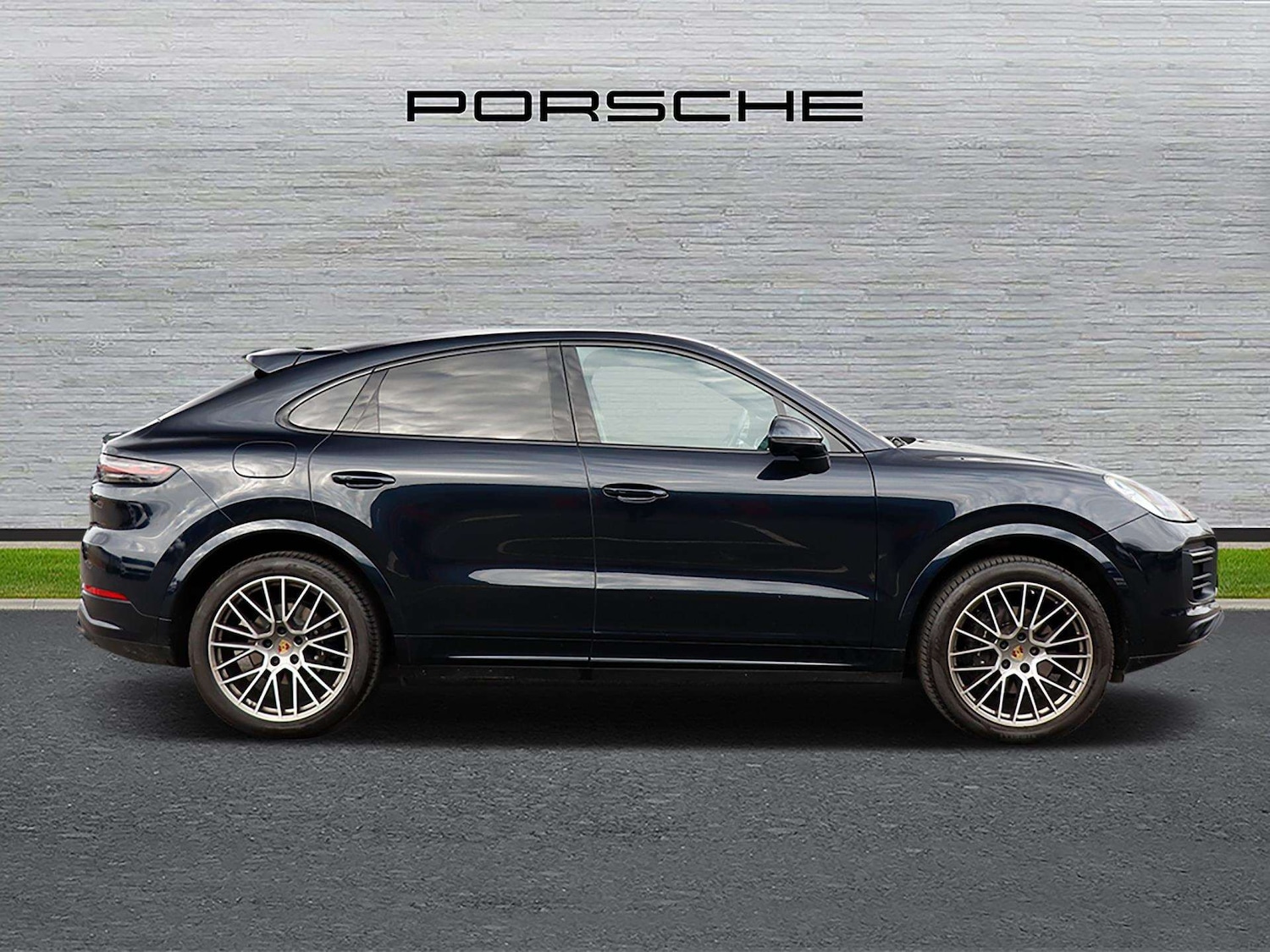 Used Porsche Cayenne 2022 for sale - 76411261: Photo 2