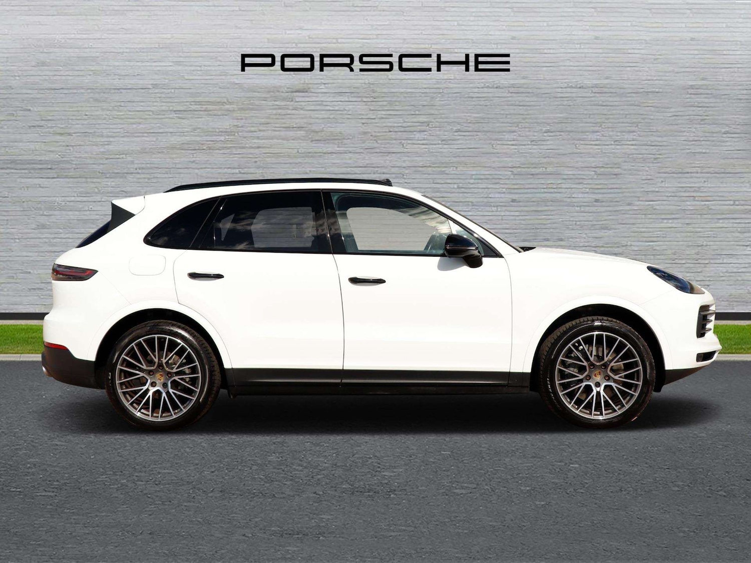 Used Porsche Cayenne 2019 for sale - 75967994: Photo 2