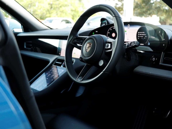 Used Porsche Taycan 2025 for sale - 75341885: Photo 11