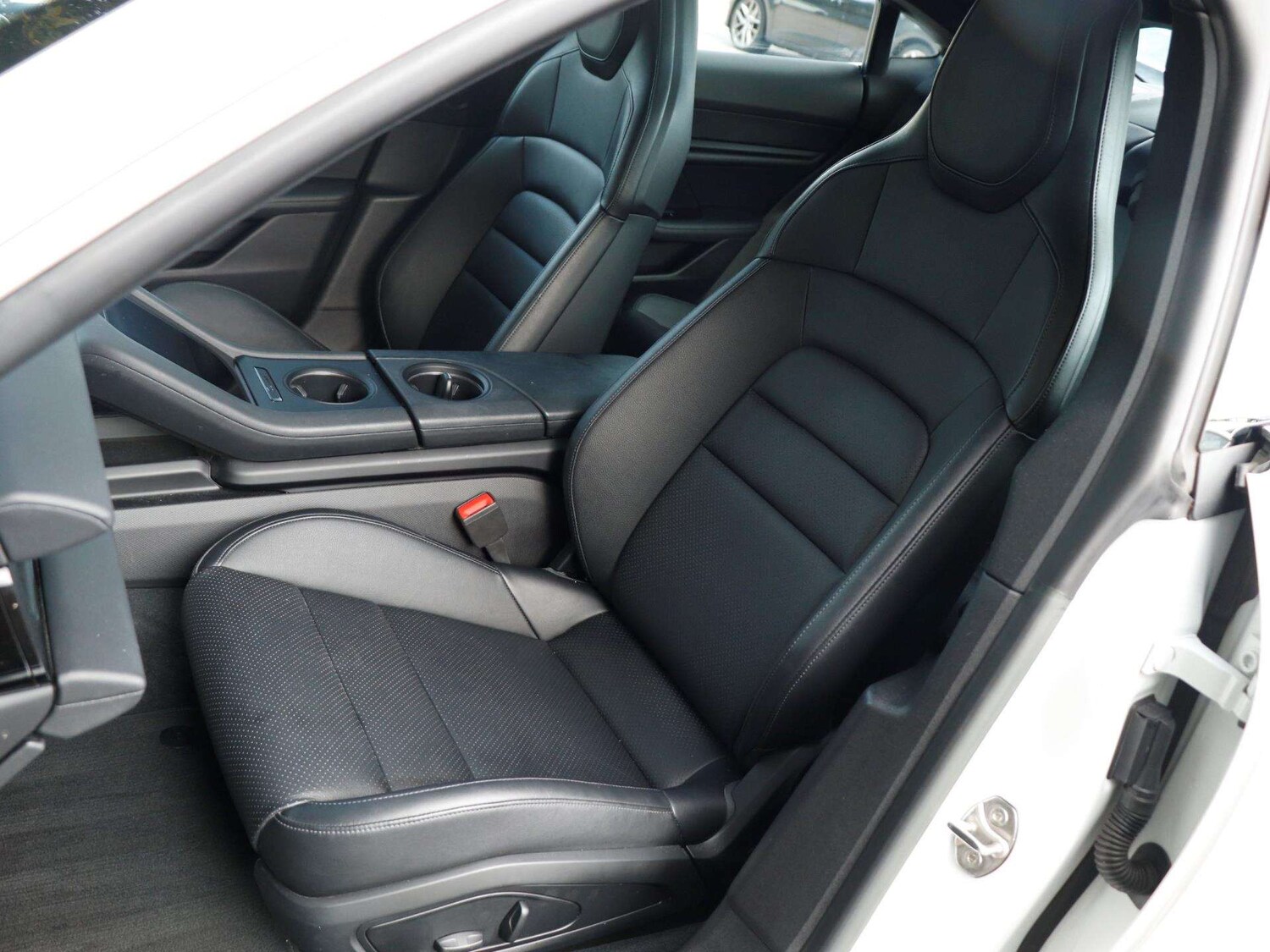 Used Porsche Taycan 2022 for sale - 75993777: Photo 22