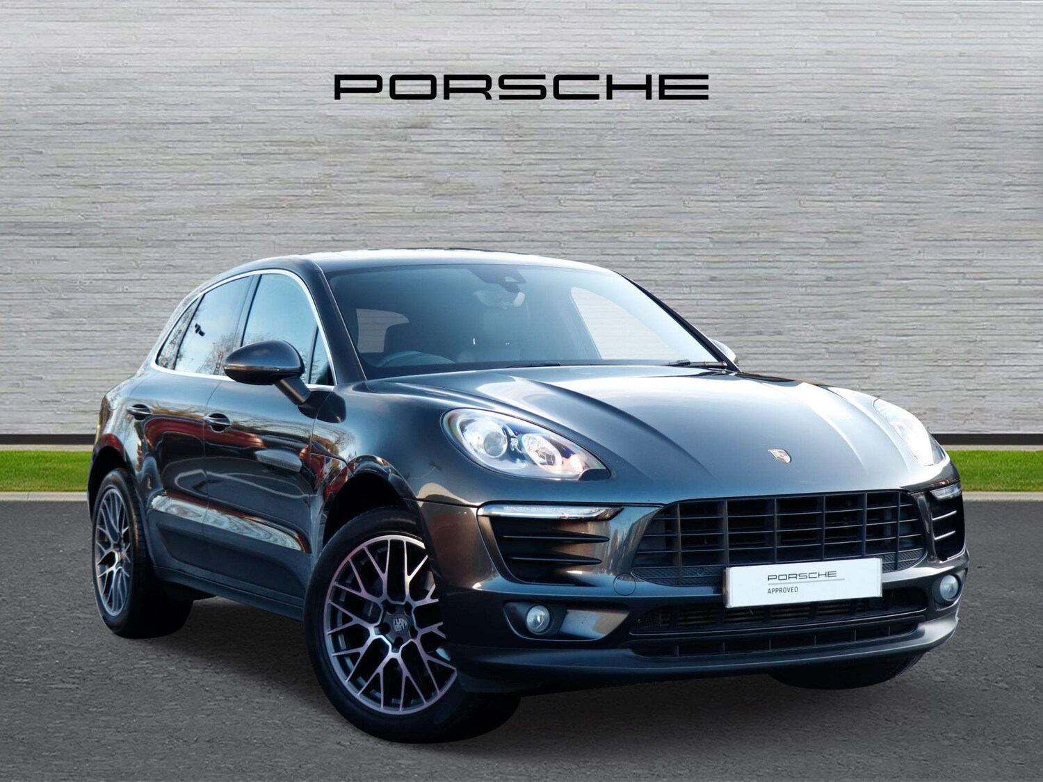 Used Porsche Macan 2018 for sale - 76804930: Photo 1