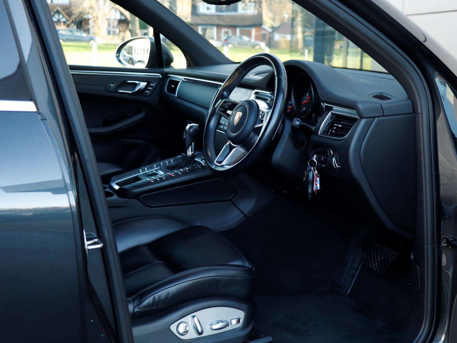 Used Porsche Macan 2018 for sale - 76804930: Photo 11